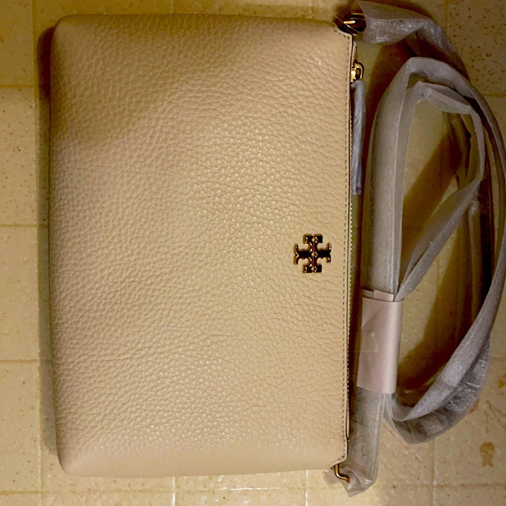 Brand new Tory Burch Kira pebbled wallet crossbody